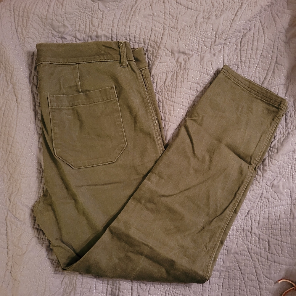 Old Navy Pixie Pants - Size 8 - Olive Green